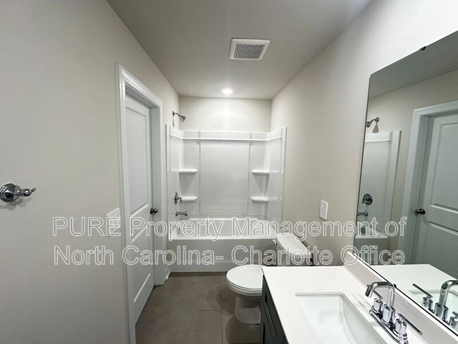 Building Photo - 1764 Braemar Vlg Dr