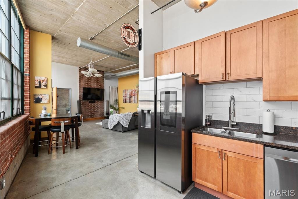 Building Photo - 2323 Locust St