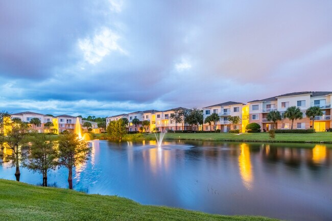 Building Photo - 2310 Myrtlewood Cir E