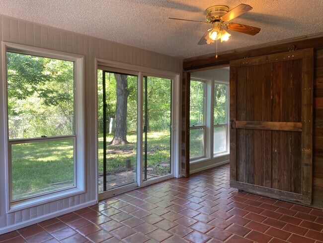 Building Photo - 3 Bed 1 Bath w/ 1 car garage West-Side Fort Collins Ranch