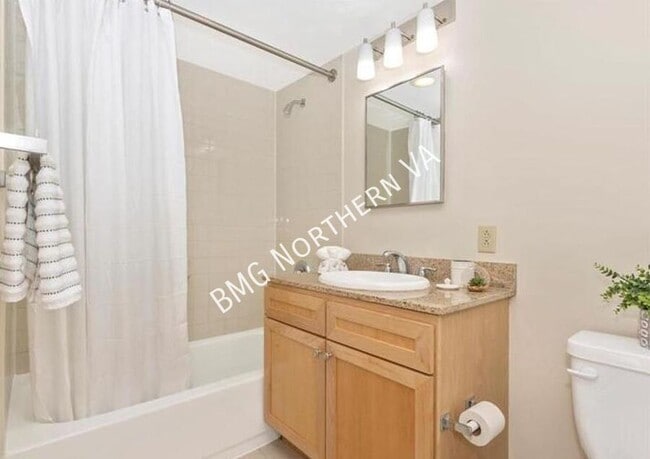 Building Photo - 1150 K St NW