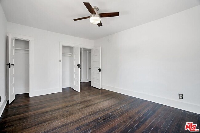 Building Photo - 362 N Ave 57