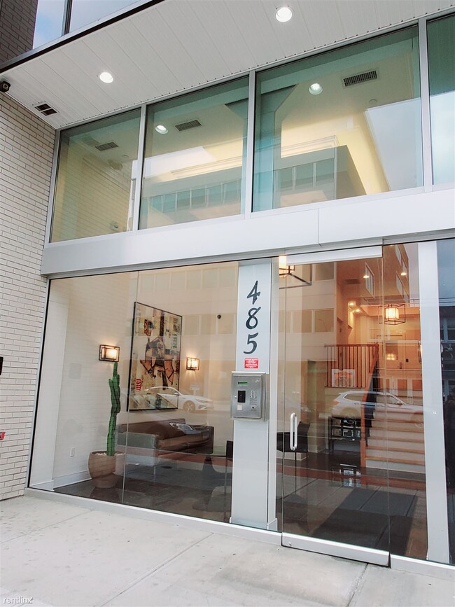 Building Photo - 1 br, 1 bath Condo - 485 Summer St 305