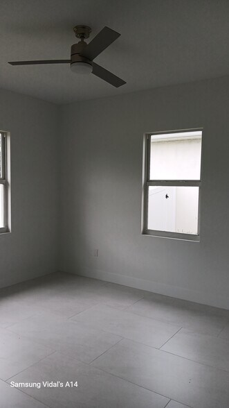 Building Photo - 161 Antilla Dr