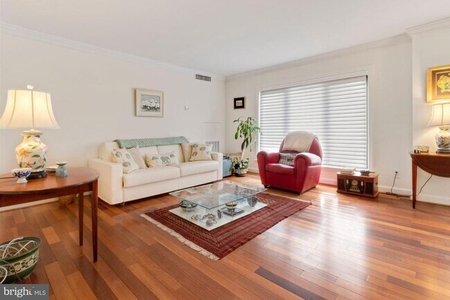 Building Photo - 1080 Wisconsin Ave NW