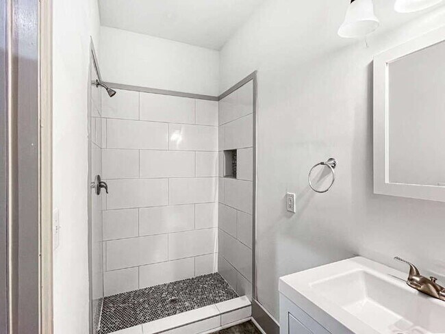 Building Photo - 312 W 42nd St