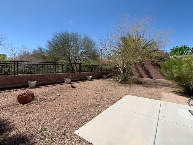 Building Photo - Single Story 2 bedroom 2 bath Home in Summ...