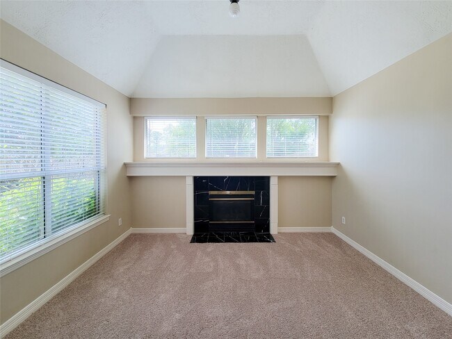 Building Photo - 914 Ivory Ridge Ln