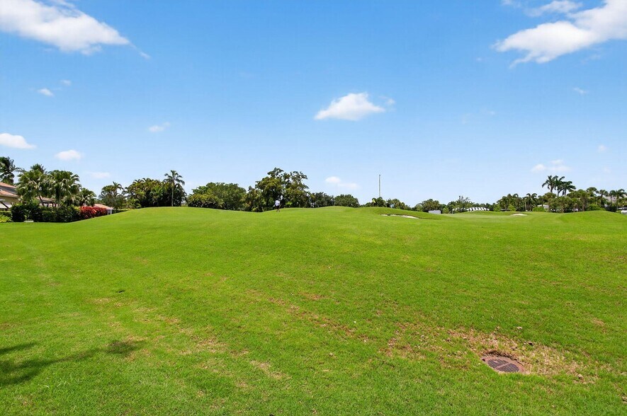 Building Photo - 4465 Barclay Fair Way