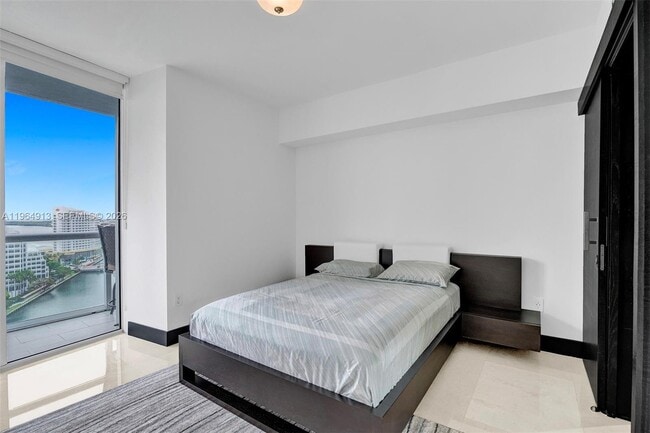 Building Photo - 465 Brickell Ave