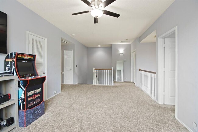 Building Photo - 18609 Woodbreeze Dr