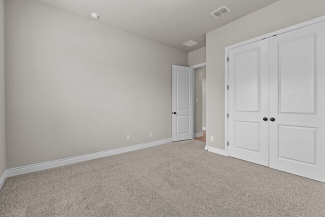 Building Photo - 1612 Eaton Pk
