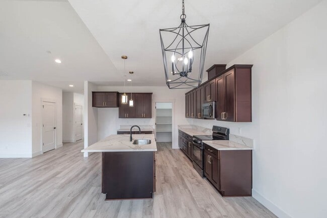 Building Photo - **MOVE-IN SPECIAL** NEW CONSTRUCTION 3BD/2BA HOME IN SILVERTON