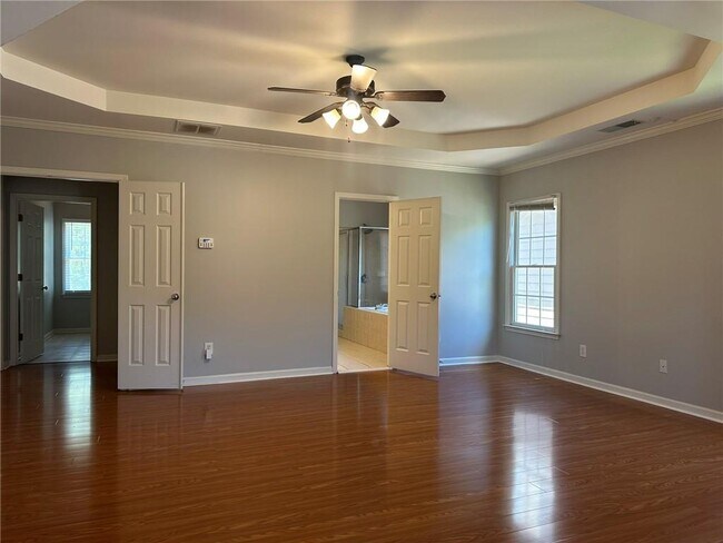 Building Photo - 669 Maple Grove Way