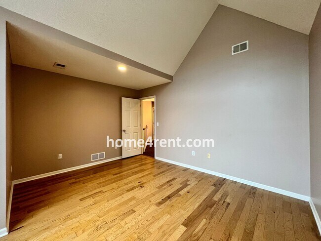 Building Photo - Beautiful Four Bedroom Home in Blue Valley...