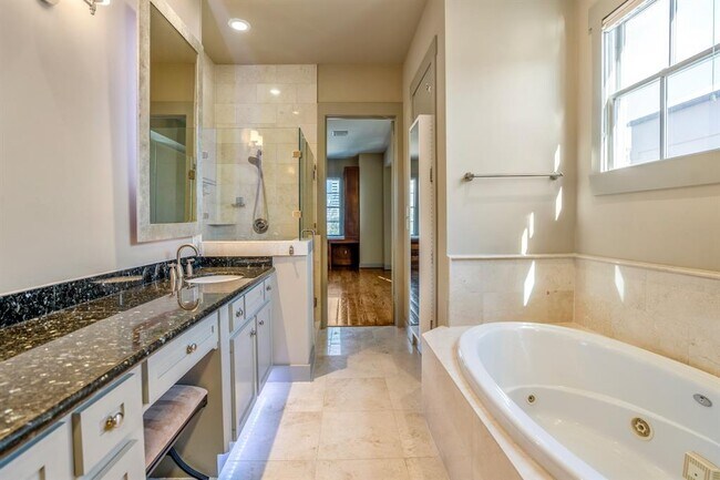 master bath - 1316 Hadley St
