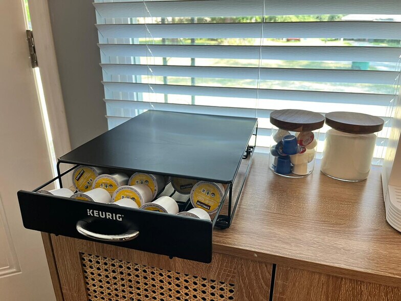 Building Photo - 501 W 9th St