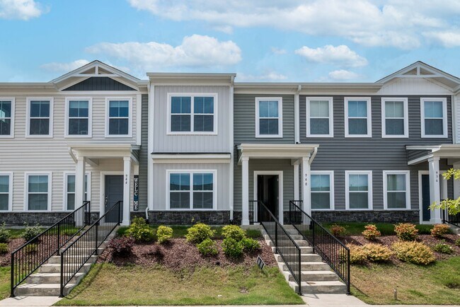 Front view - 940 Robbie Jackson Ln