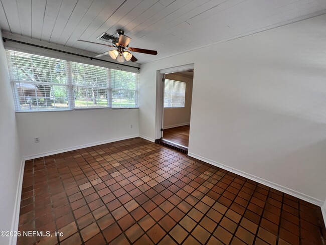 Building Photo - 1377 Tiber Ave
