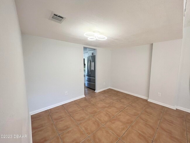 Building Photo - 9 Lakewood Park