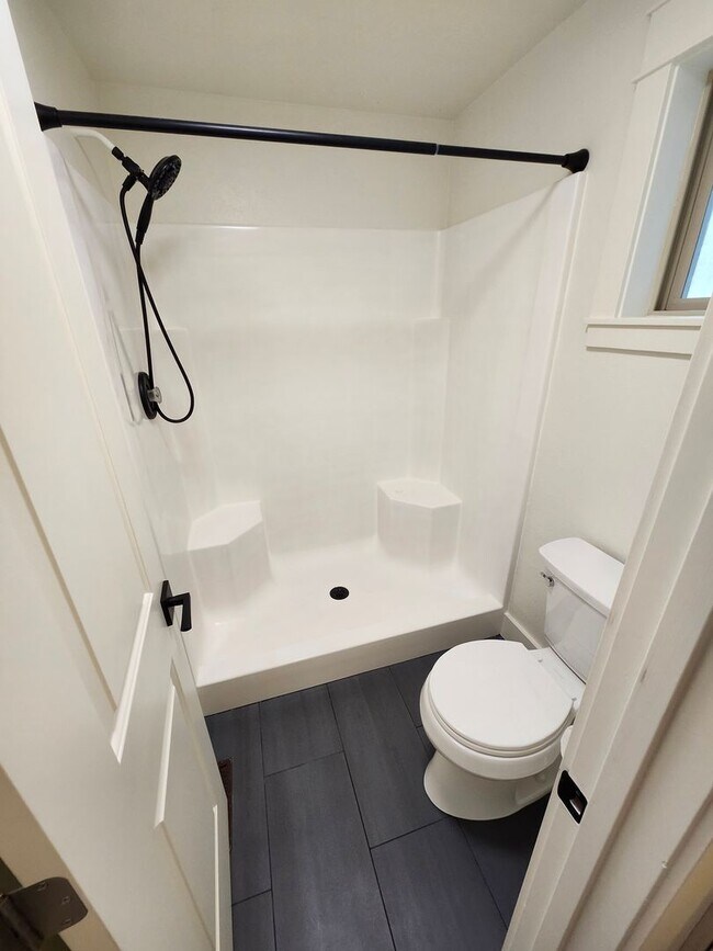 Building Photo - Modern and Remodeled SF Home in Southwest ...