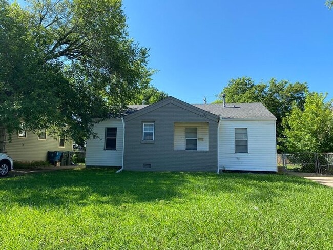 Building Photo - Cute 3 Bed 1 Bath Near Tinker AFB