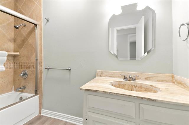 Building Photo - 2865 Meadowbrook Dr