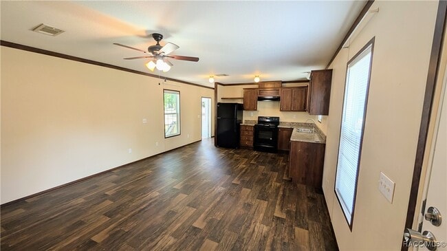 Building Photo - 7090 N Palmer Way