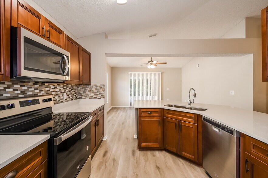 Building Photo - 7463 Lawn Tennis Ln