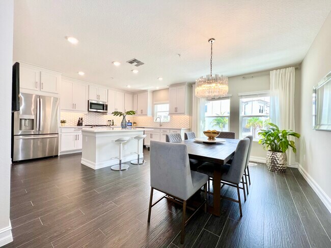 Building Photo - 5120 Bridge St