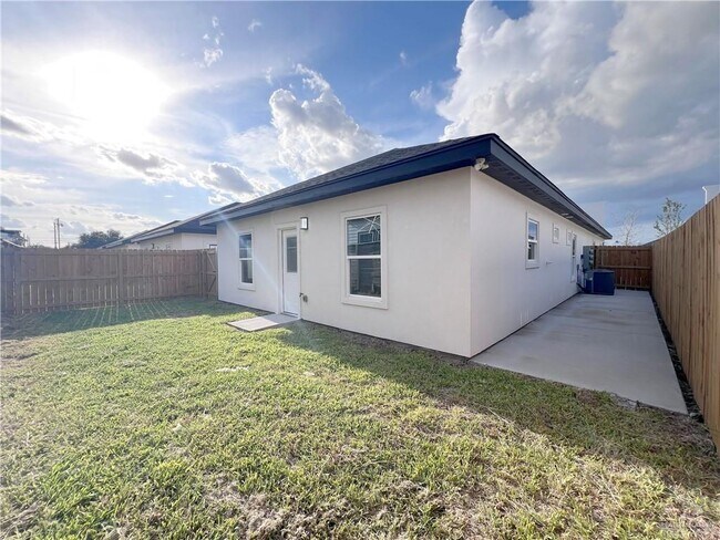 Building Photo - 24 E St