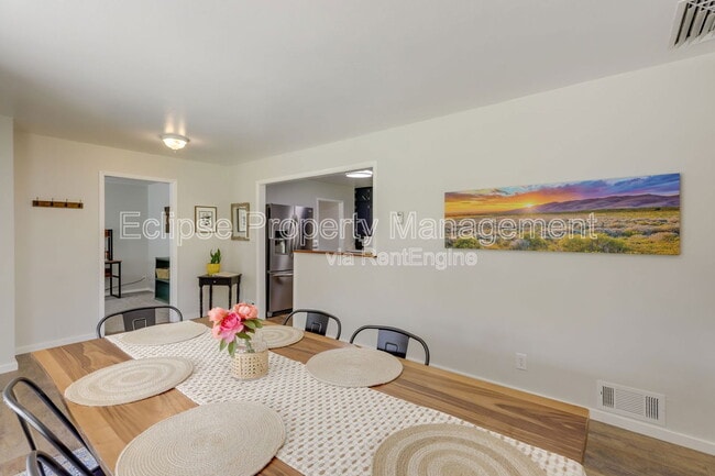 Building Photo - 1228 Bonito Ave