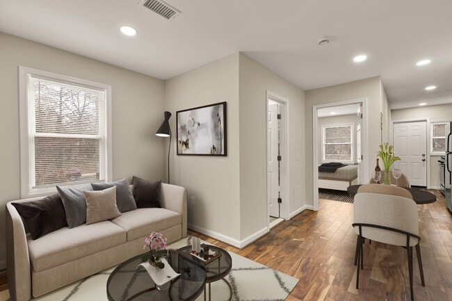 Building Photo - 4131 Hunt Pl NE