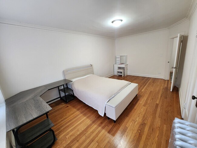 Building Photo - Spacious 2 Bed/1 Bath in North Park