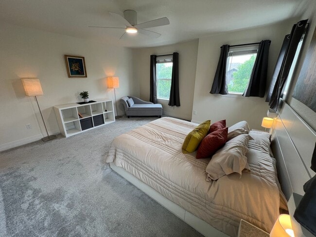 Building Photo - Students Welcome! 2 Story townhome in Registry Ridge---furnished option available
