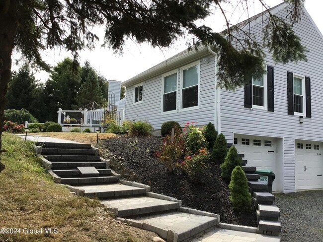 Primary Photo - 16 Krieger Ln