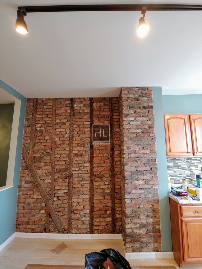 Building Photo - KNICKERBOCKER AVENUE