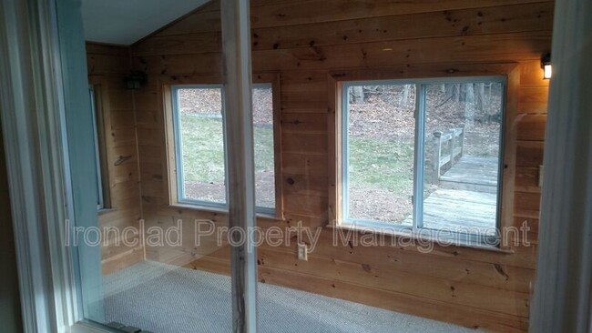 Building Photo - 5 Elizabeth Rd