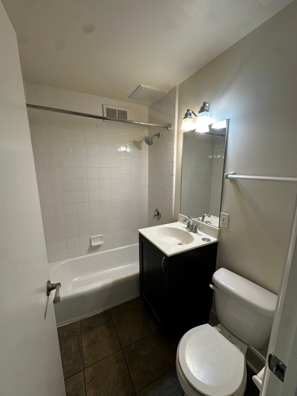 Building Photo - 1039 N Cass St