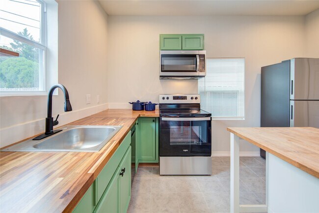 Building Photo - 2712 Link Rd