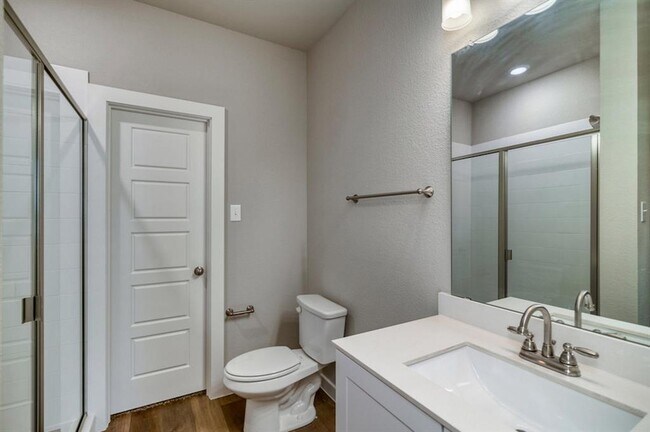 Building Photo - 715 Harvest Moon Dr