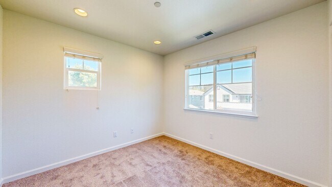 Building Photo - Rincon Valley FIVE Bedroom Three Bathroom Single Family Home!
