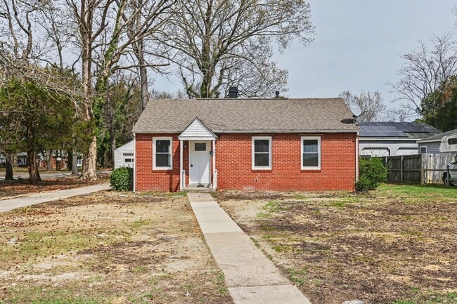 Building Photo - Renovated 3-Bedroom Home with Spacious Yard & Detached Garage