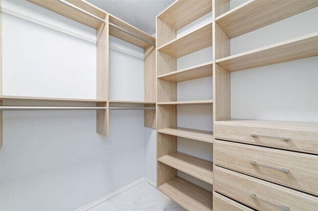 Building Photo - 10302 Rudolph Ct