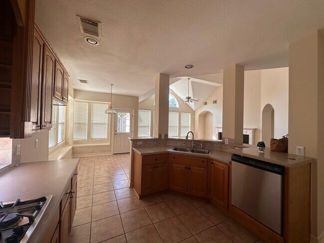 Building Photo - 5819 Brook Bend Dr
