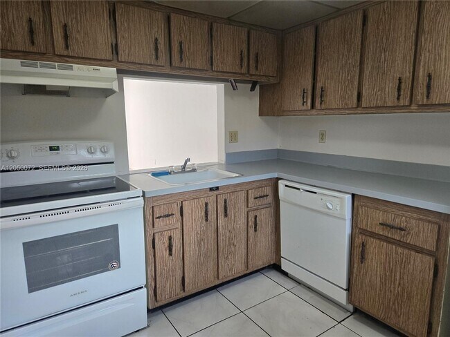 Building Photo - 2800 NW 56th Ave