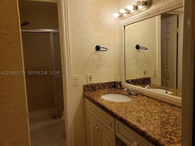 Building Photo - 2970 Carambola Cir N