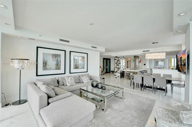 Building Photo - 17875 Collins Ave