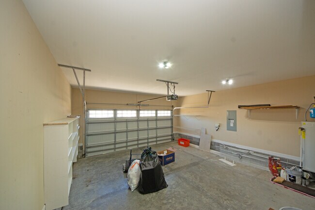 Building Photo - 315 Basil Ct