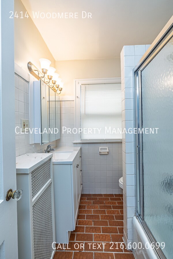 Building Photo - 2414 Woodmere Dr
